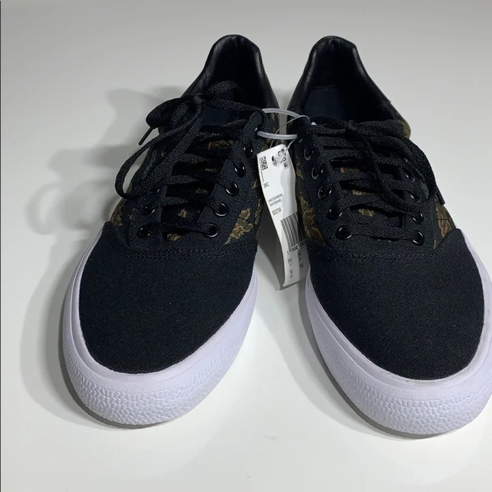 Adidas Canvas Skateboard camouflage low sneakers 10 new w tag men’s
